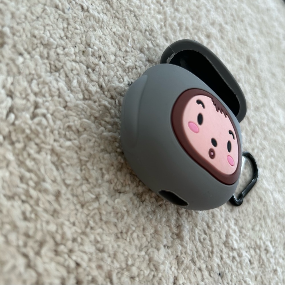 AirPod Gen 1/2 Protective Case - Picture 3 of 10